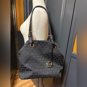 Michael Kors Jet Set Grab Bag Black MK